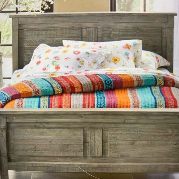 Sundance Other - 🆕💯 SUNDANCE Sunrise Springs handmade quilt